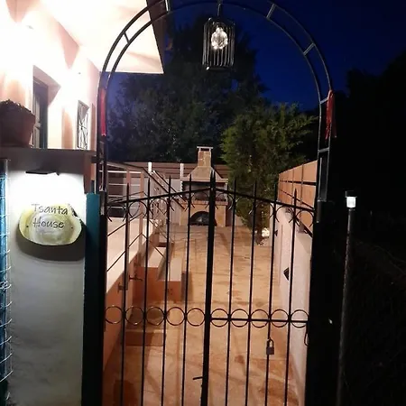 Tsanta House Ferienhaus